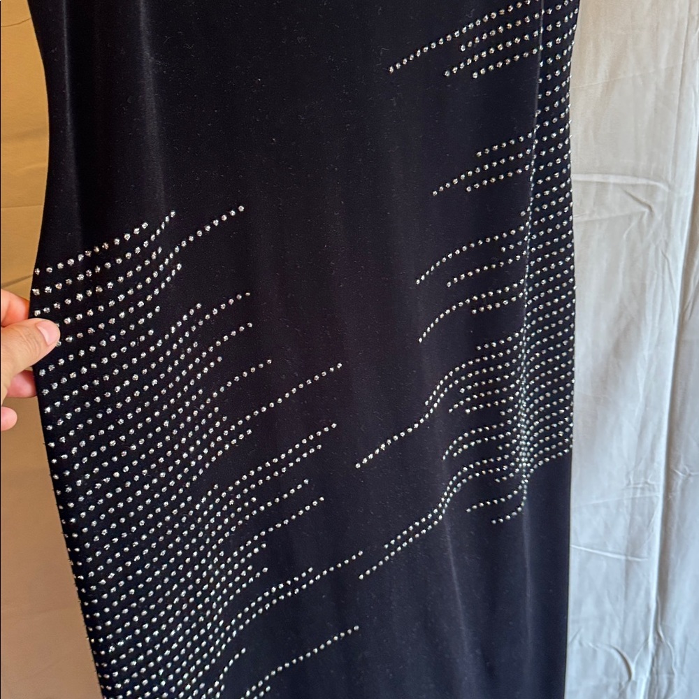 My Michelle Black Dress with Silver Accents
velvet fabric - Picture 4 of 9
